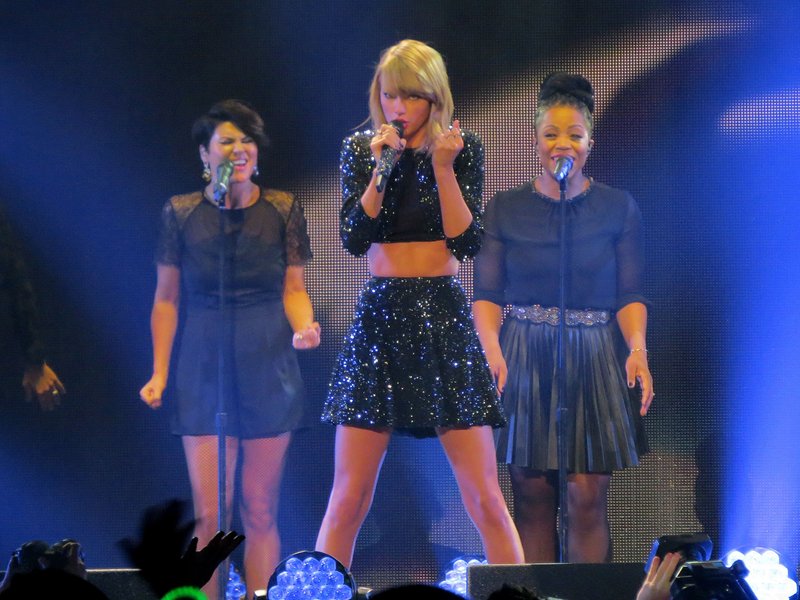 Taylor Swift at KIIS FM's Jingle Ball 2014 — photo 193