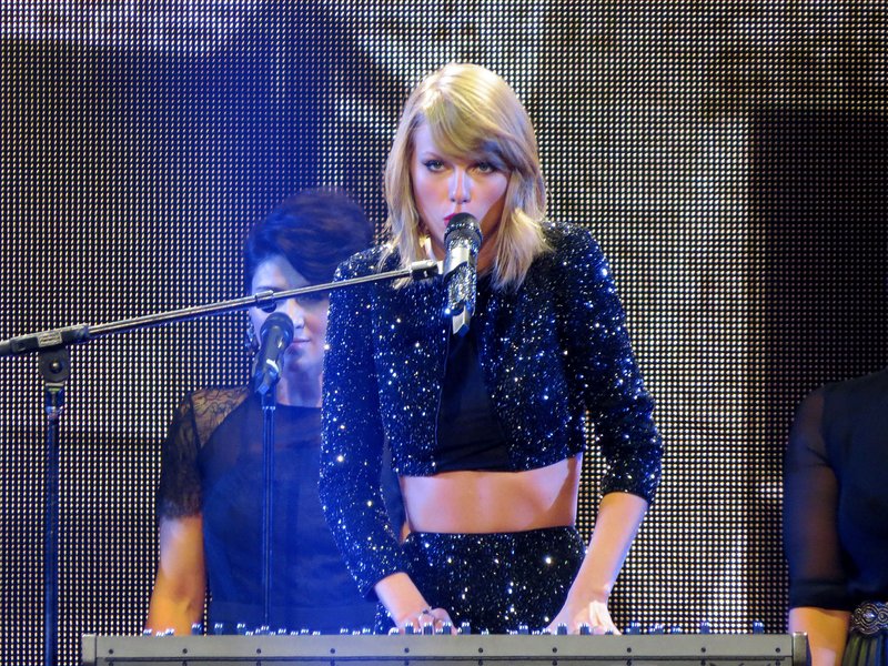 Taylor Swift at KIIS FM's Jingle Ball 2014 — photo 197