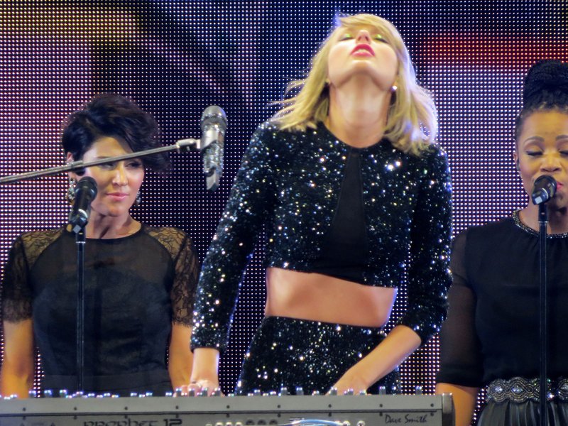 Taylor Swift at KIIS FM's Jingle Ball 2014 — photo 198