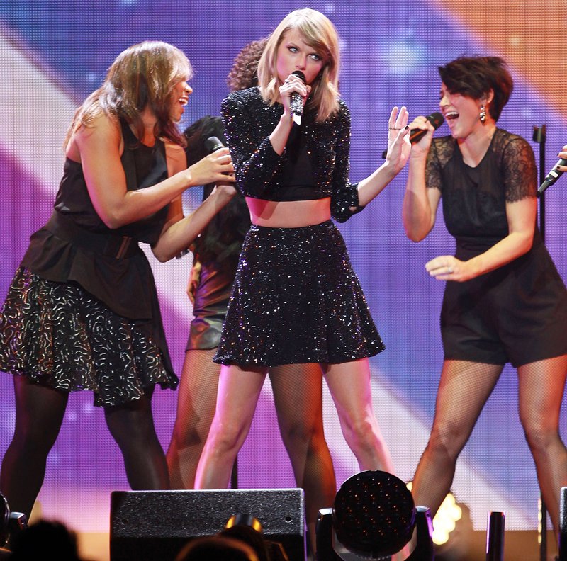 Taylor Swift at KIIS FM's Jingle Ball 2014 — photo 403