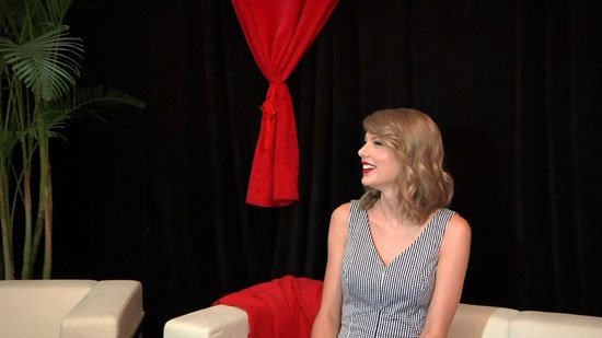 Taylor Swift at Red Shanghai Press Conference — photo 4