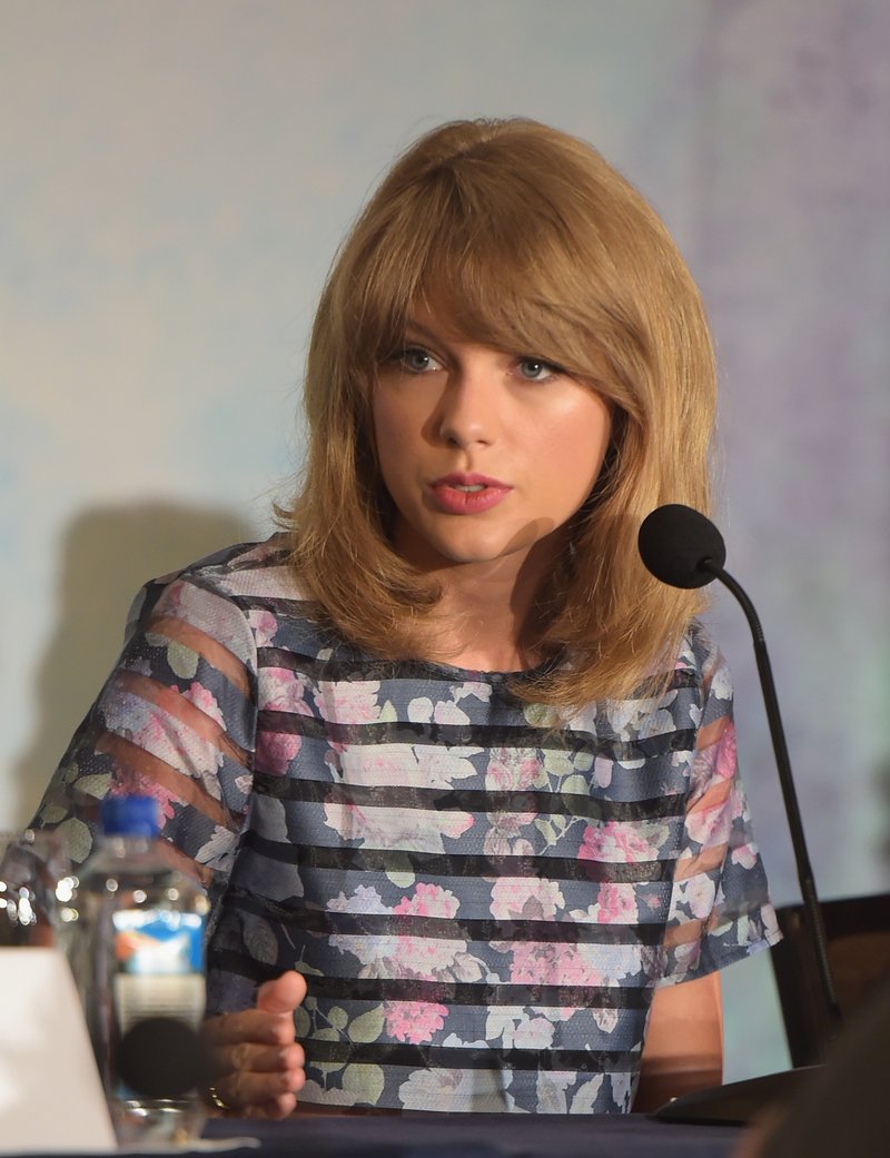 Taylor Swift at "The Giver" Press Conference — photo 3