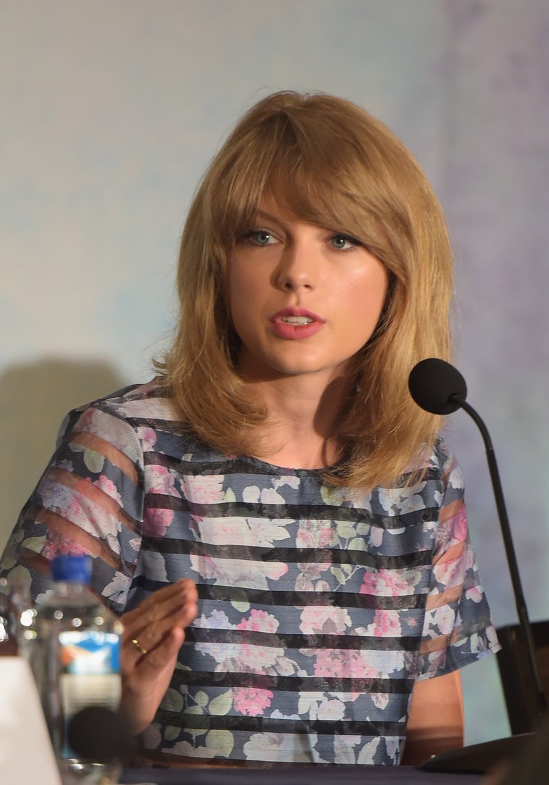 Taylor Swift at "The Giver" Press Conference — photo 4