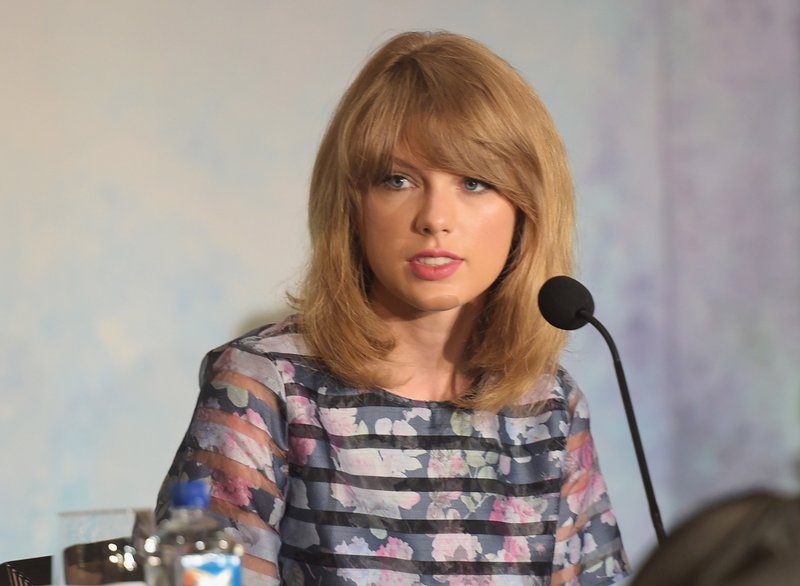 Taylor Swift at "The Giver" Press Conference — photo 5