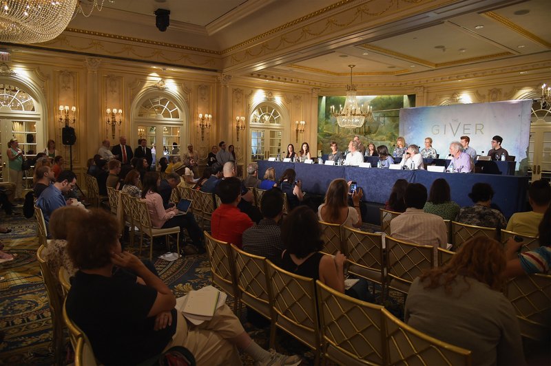 Taylor Swift at "The Giver" Press Conference — photo 8