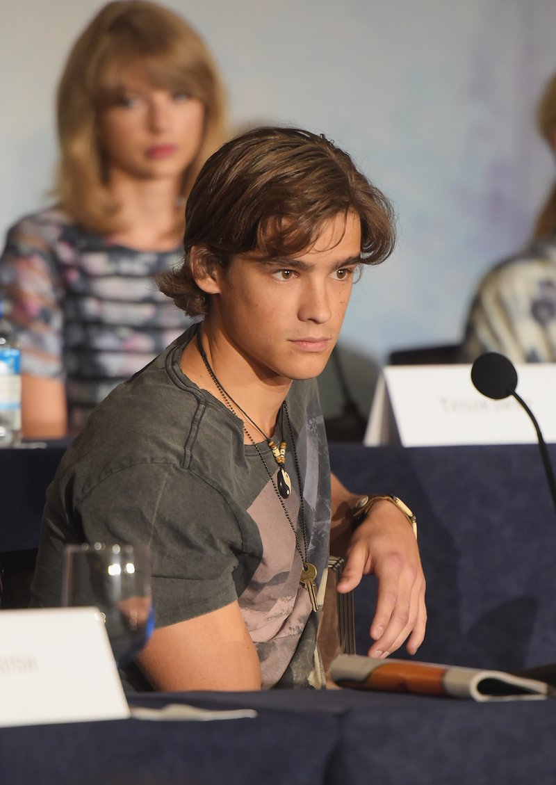 Taylor Swift at "The Giver" Press Conference — photo 23