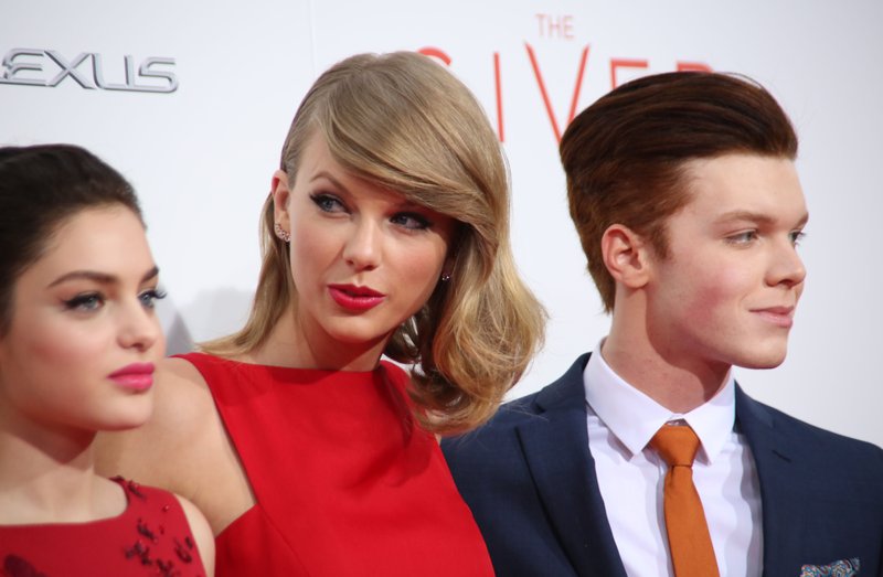 Taylor Swift at "The Giver" World Premiere — photo 155