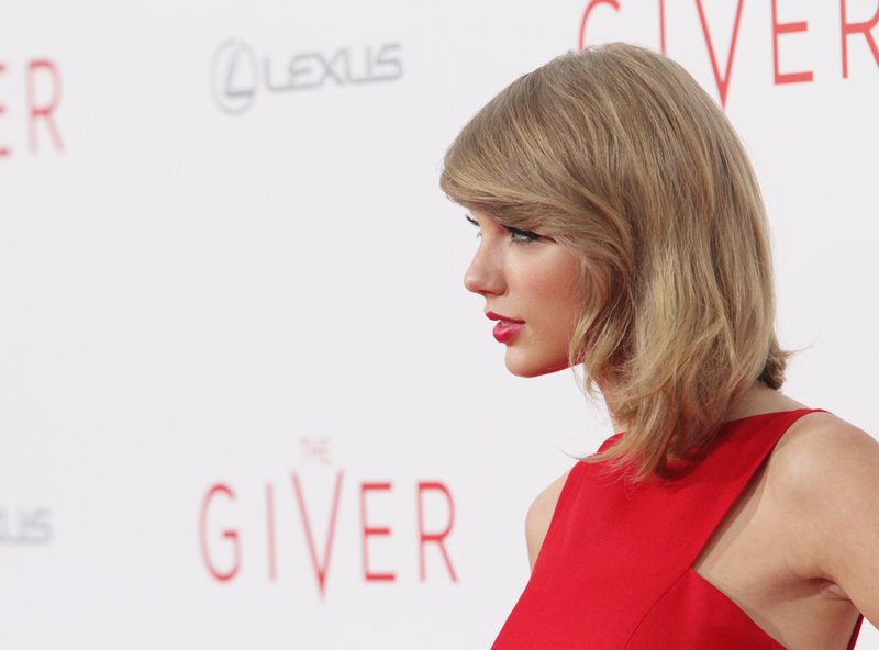 Taylor Swift at "The Giver" World Premiere — photo 249