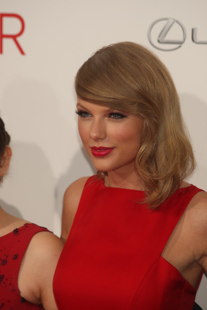 Taylor Swift at "The Giver" World Premiere — photo 411