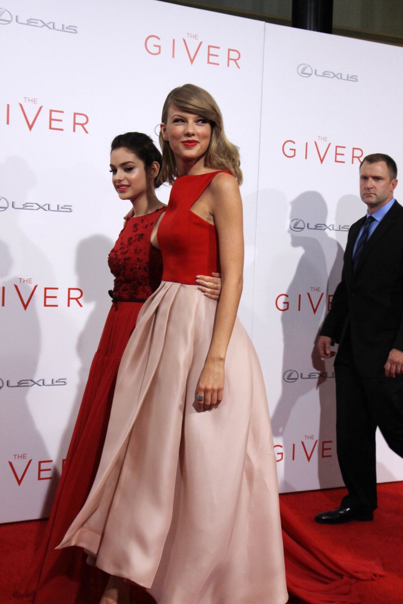 Taylor Swift at "The Giver" World Premiere — photo 456