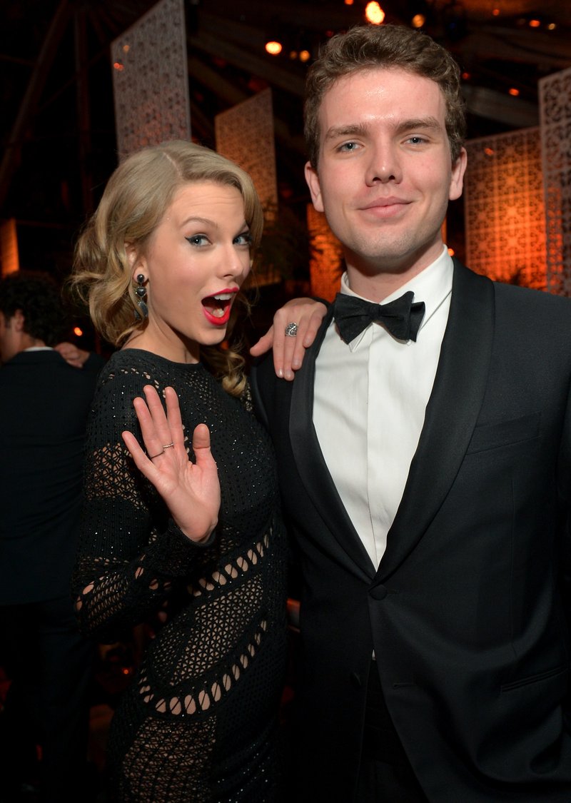 Taylor Swift at The Weinstein Company & Netflix's 2014 Golden Globes After Party — photo 5