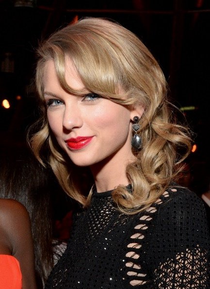 Taylor Swift at The Weinstein Company & Netflix's 2014 Golden Globes After Party — photo 8