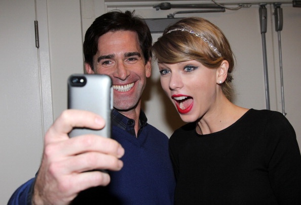 Taylor Swift at "Under My Skin" - Backstage — photo 8