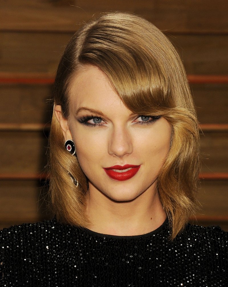 Taylor Swift at 2014 Vanity Fair Oscar Party — photo 39