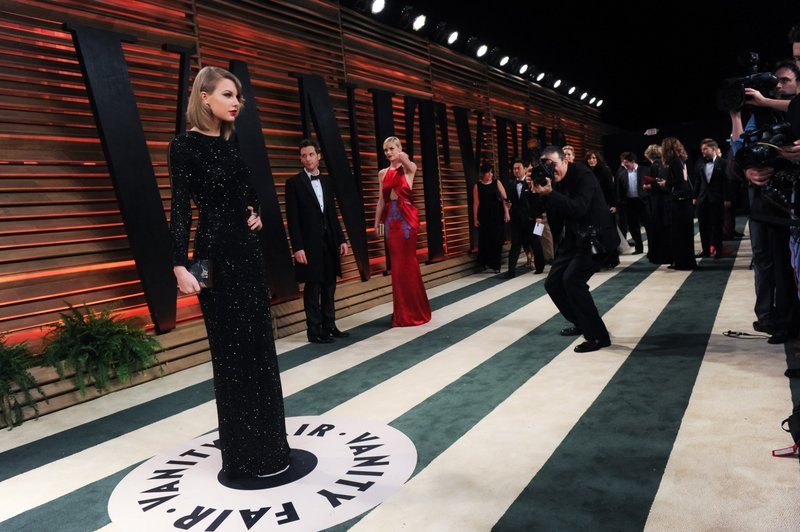 Taylor Swift at 2014 Vanity Fair Oscar Party — photo 57