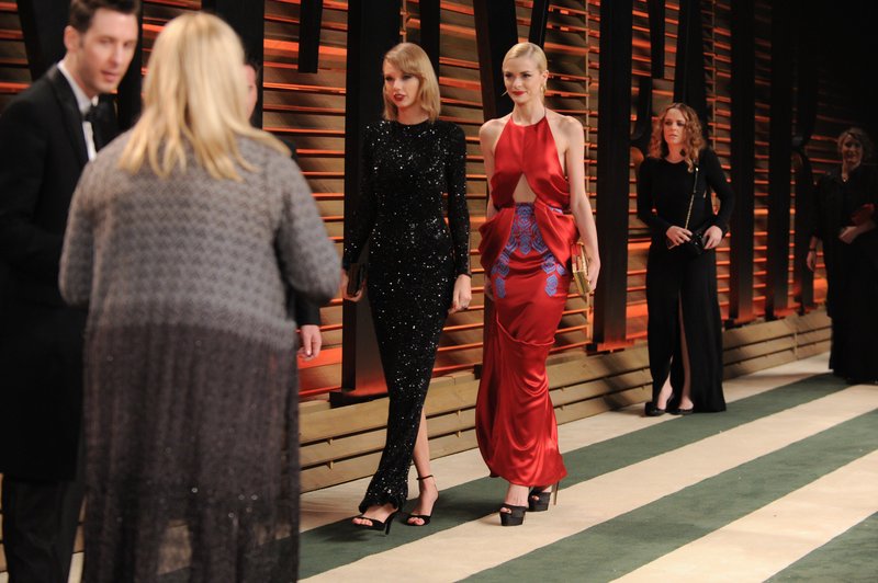 Taylor Swift at 2014 Vanity Fair Oscar Party — photo 100