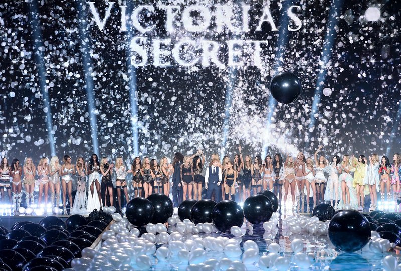 Taylor Swift at 2014 Victoria's Secret Fashion Show — photo 74