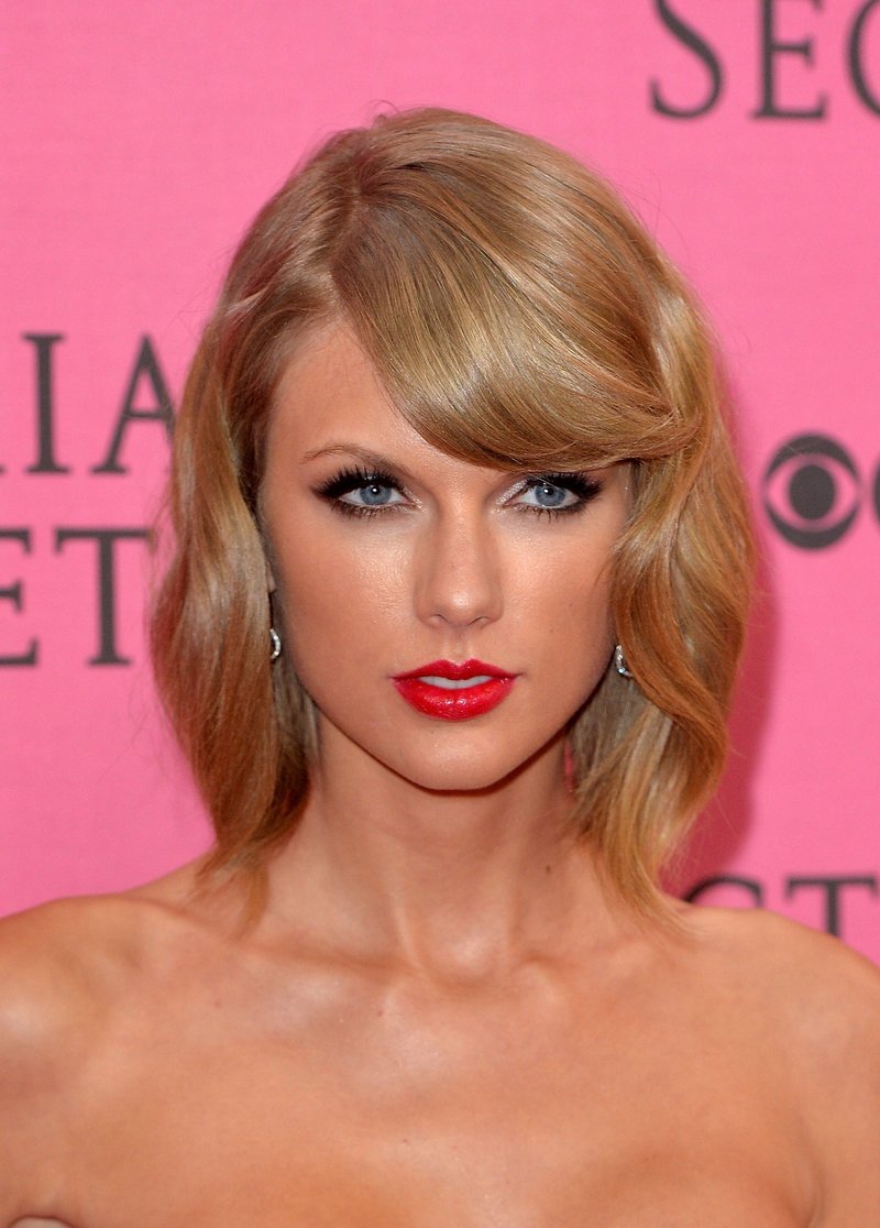 Taylor Swift at 2014 Victoria's Secret Fashion Show — photo 128
