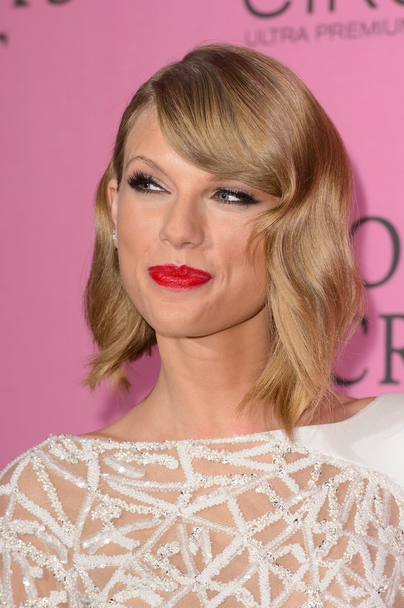Taylor Swift at 2014 Victoria's Secret Fashion Show — photo 209