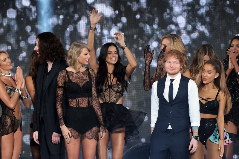 Taylor Swift at 2014 Victoria's Secret Fashion Show — photo 249