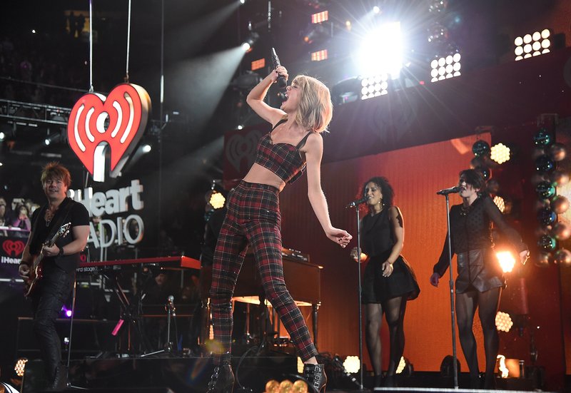Taylor Swift at Z100's Jingle Ball 2014 — photo 125