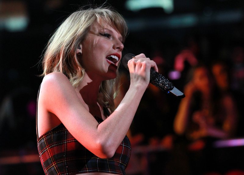 Taylor Swift at Z100's Jingle Ball 2014 — photo 152