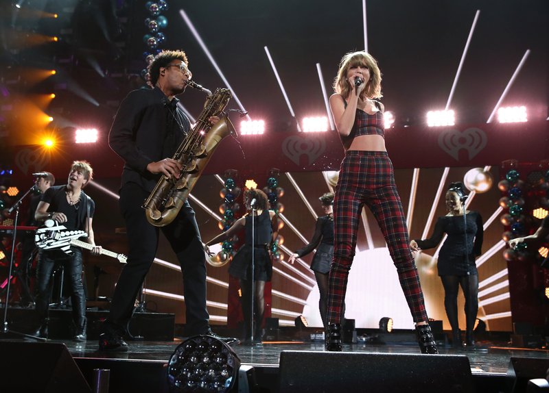 Taylor Swift at Z100's Jingle Ball 2014 — photo 171