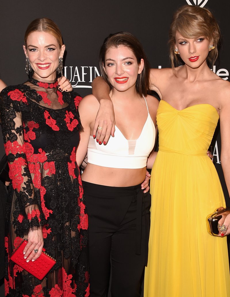 Taylor Swift at 16th Annual Warner Bros. And InStyle Post-Golden Globe Party — photo 8