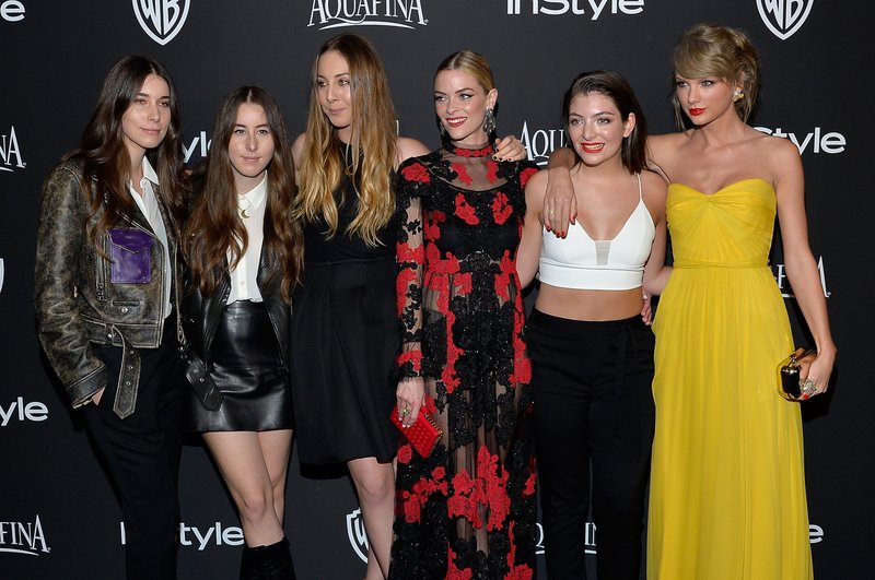 Taylor Swift at 16th Annual Warner Bros. And InStyle Post-Golden Globe Party — photo 12