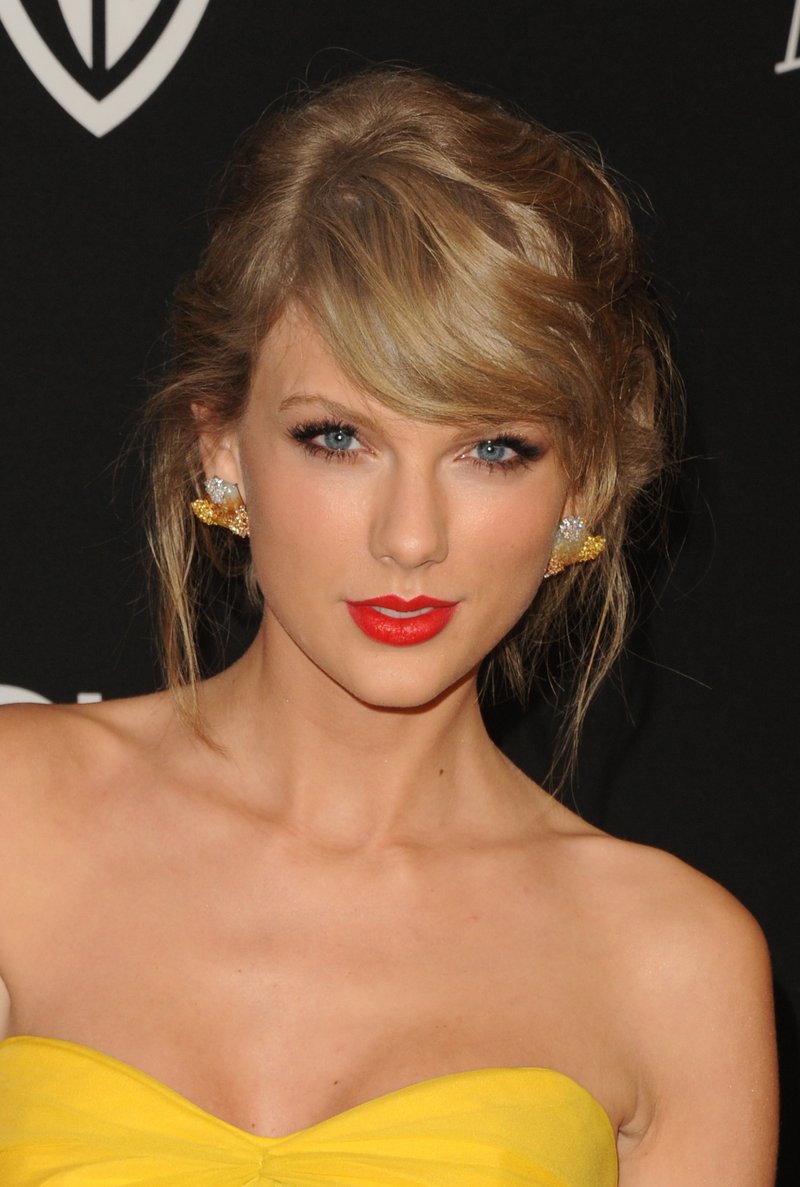 Taylor Swift at 16th Annual Warner Bros. And InStyle Post-Golden Globe Party — photo 13