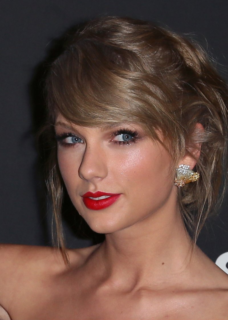 Taylor Swift at 16th Annual Warner Bros. And InStyle Post-Golden Globe Party — photo 21