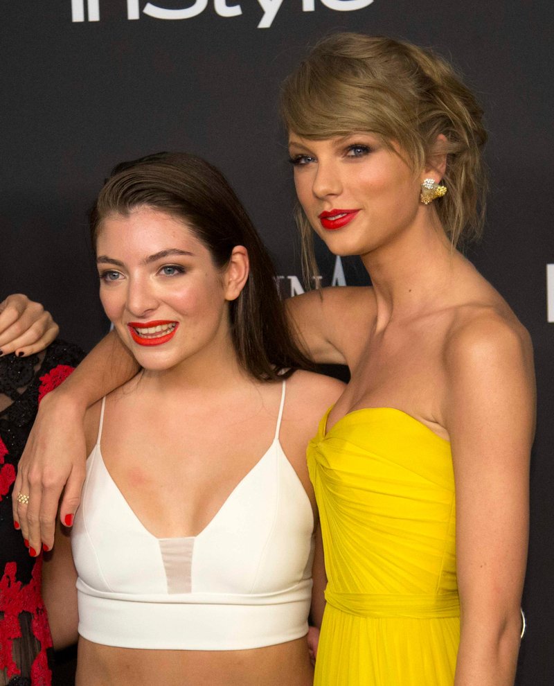 Taylor Swift at 16th Annual Warner Bros. And InStyle Post-Golden Globe Party — photo 29