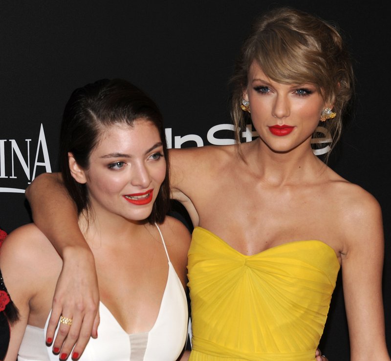 Taylor Swift at 16th Annual Warner Bros. And InStyle Post-Golden Globe Party — photo 40