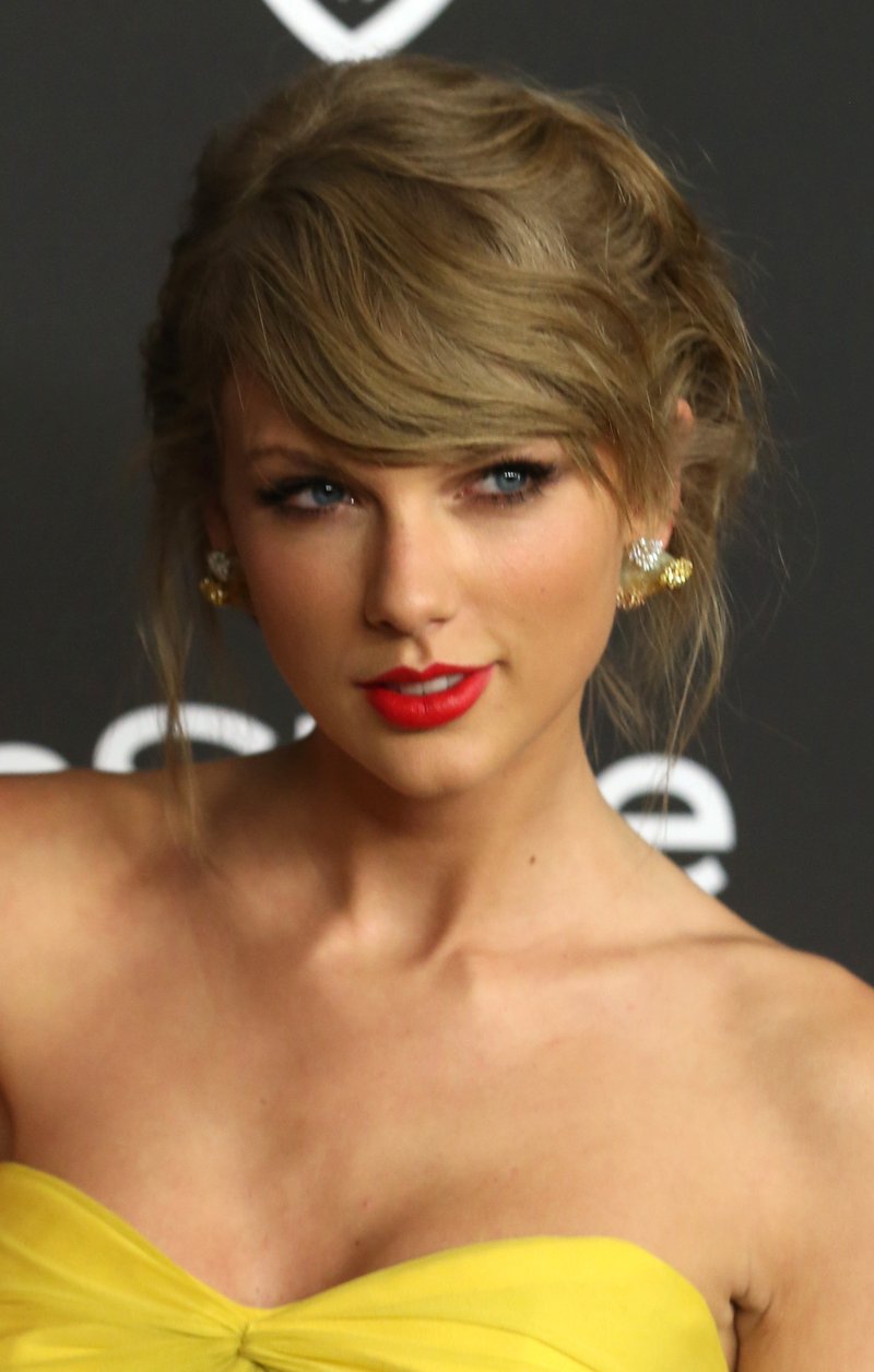 Taylor Swift at 16th Annual Warner Bros. And InStyle Post-Golden Globe Party — photo 46