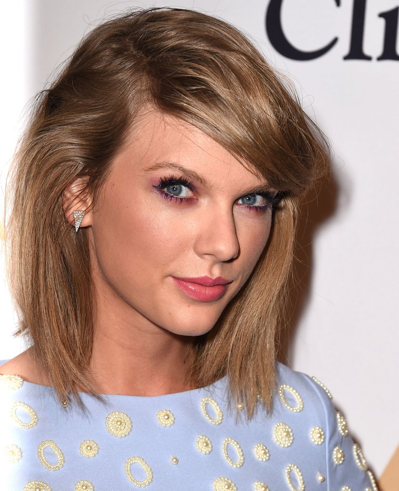 Taylor Swift at 57th Annual GRAMMY Awards - Pre-GRAMMY Gala And Salute To Industry Icons Honoring Martin Bandier — photo 91