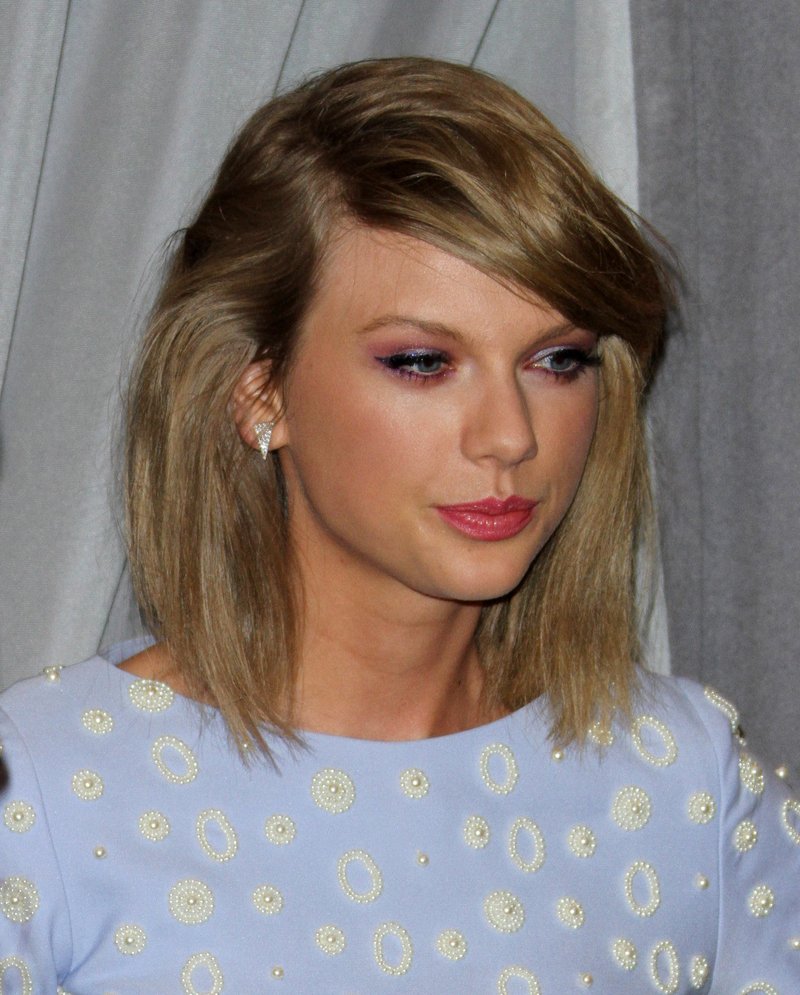 Taylor Swift at 57th Annual GRAMMY Awards - Pre-GRAMMY Gala And Salute To Industry Icons Honoring Martin Bandier — photo 128