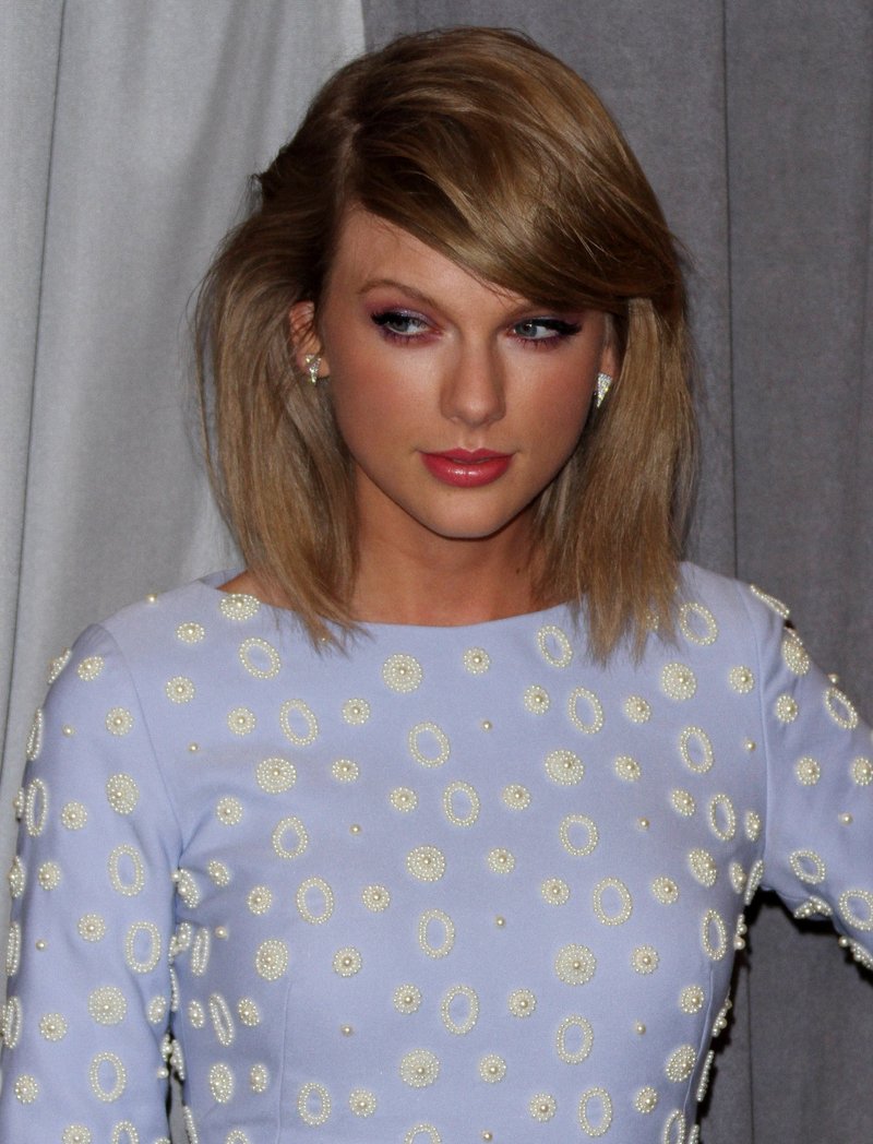 Taylor Swift at 57th Annual GRAMMY Awards - Pre-GRAMMY Gala And Salute To Industry Icons Honoring Martin Bandier — photo 132