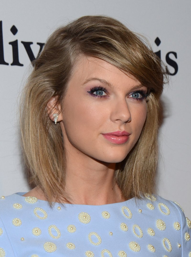 Taylor Swift at 57th Annual GRAMMY Awards - Pre-GRAMMY Gala And Salute To Industry Icons Honoring Martin Bandier — photo 200