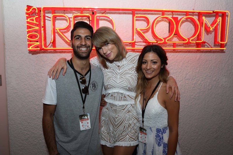 Taylor Swift at Nova's Red Room Meet & Greet — photo 3
