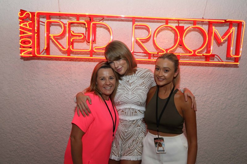 Taylor Swift at Nova's Red Room Meet & Greet — photo 5