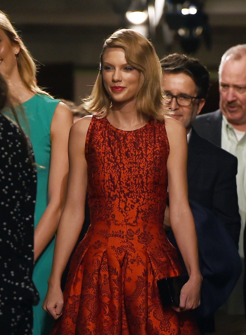 Taylor Swift at Oscar de la Renta Fashion Show — photo 3