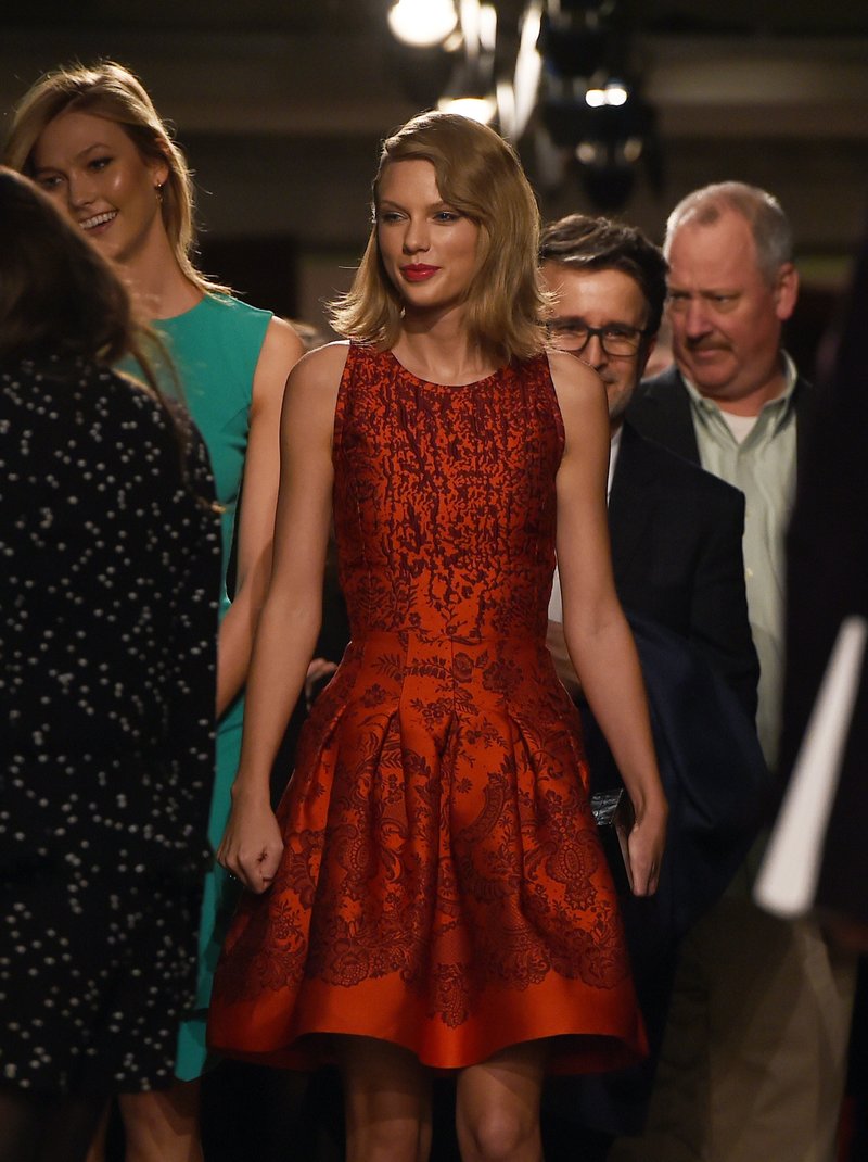 Taylor Swift at Oscar de la Renta Fashion Show — photo 4