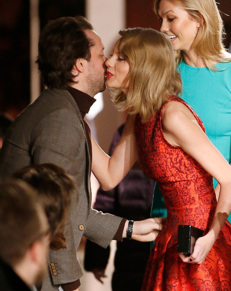 Taylor Swift at Oscar de la Renta Fashion Show — photo 8