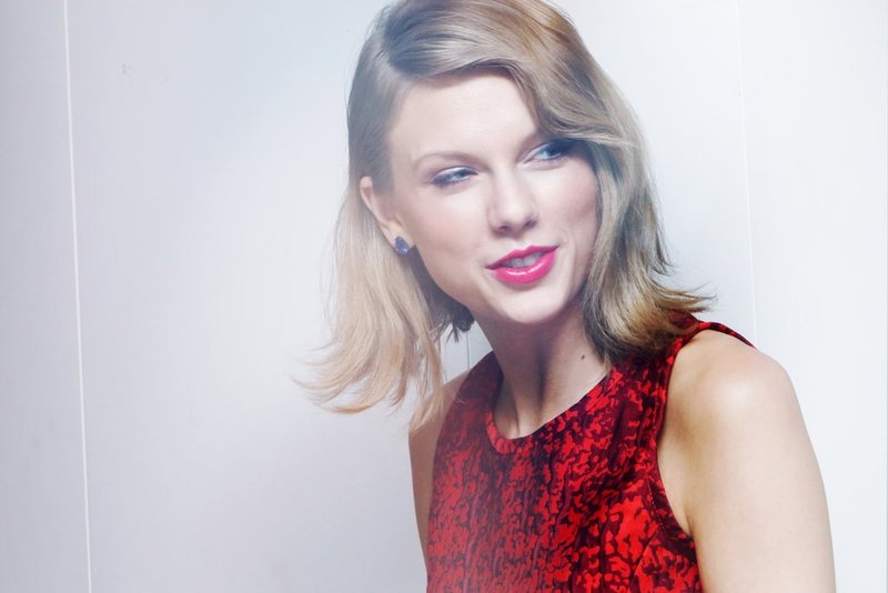 Taylor Swift at Oscar de la Renta Fashion Show — photo 9