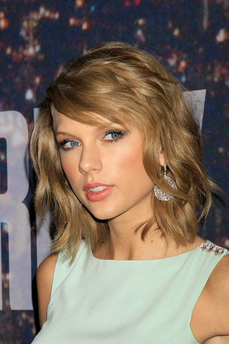 Taylor Swift at SNL 40th Anniversary Celebration — photo 63