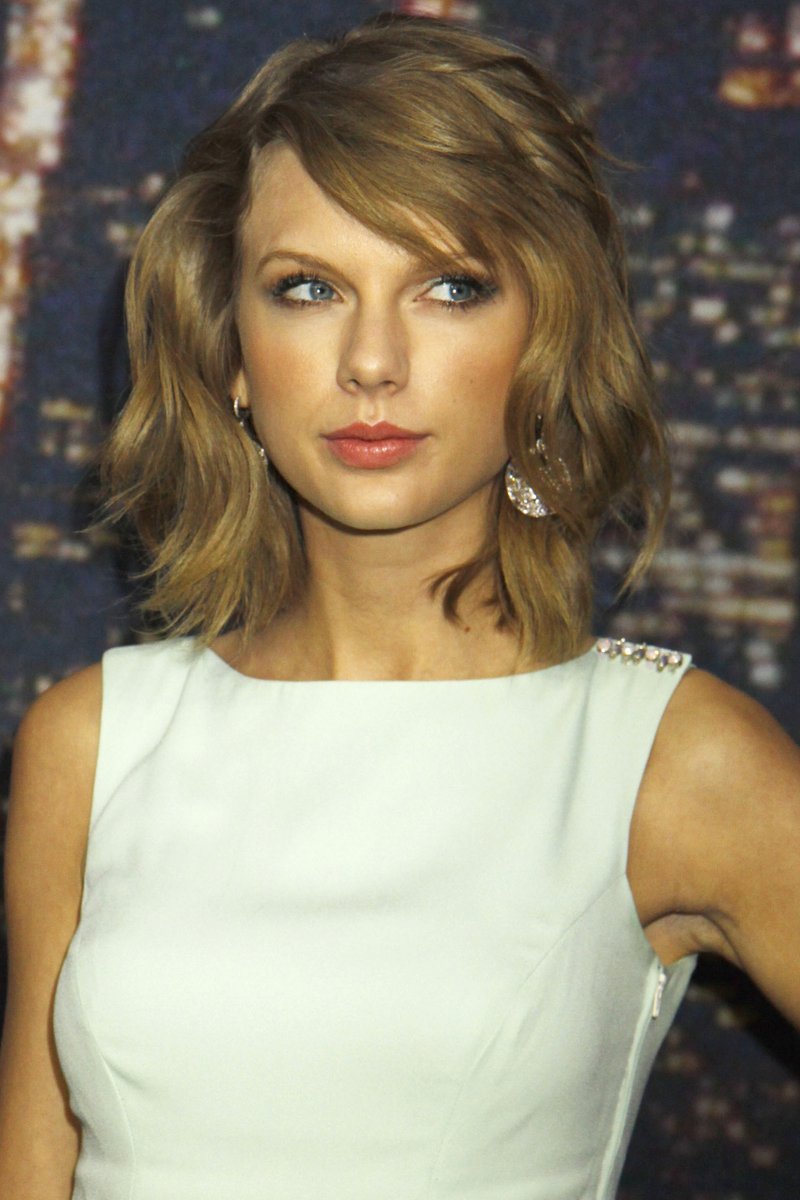 Taylor Swift at SNL 40th Anniversary Celebration — photo 74