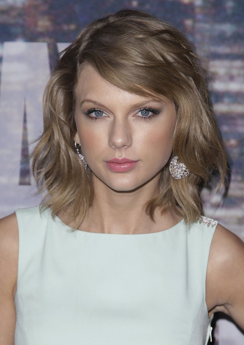 Taylor Swift at SNL 40th Anniversary Celebration — photo 187