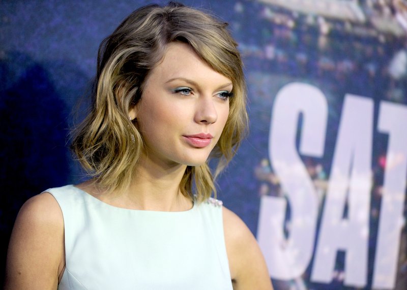 Taylor Swift at SNL 40th Anniversary Celebration — photo 204