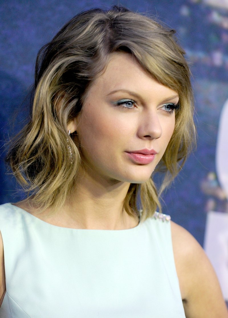 Taylor Swift at SNL 40th Anniversary Celebration — photo 205