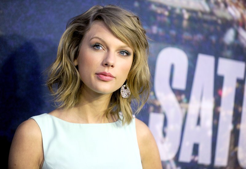 Taylor Swift at SNL 40th Anniversary Celebration — photo 207